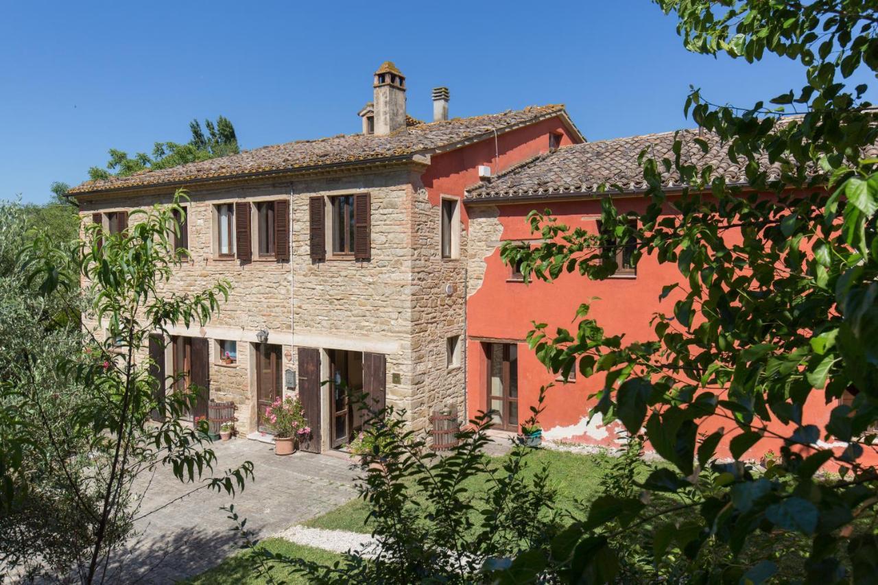 Agriturismo L'Esinante Купрамонтана Екстер'єр фото